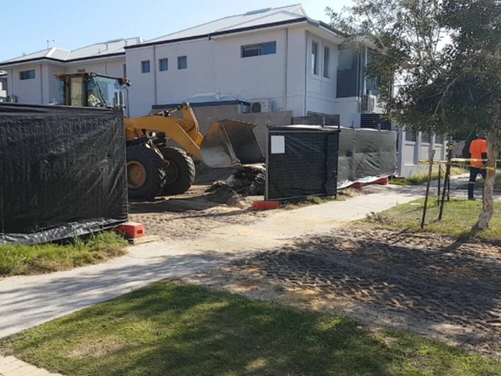 temporary house construction fence